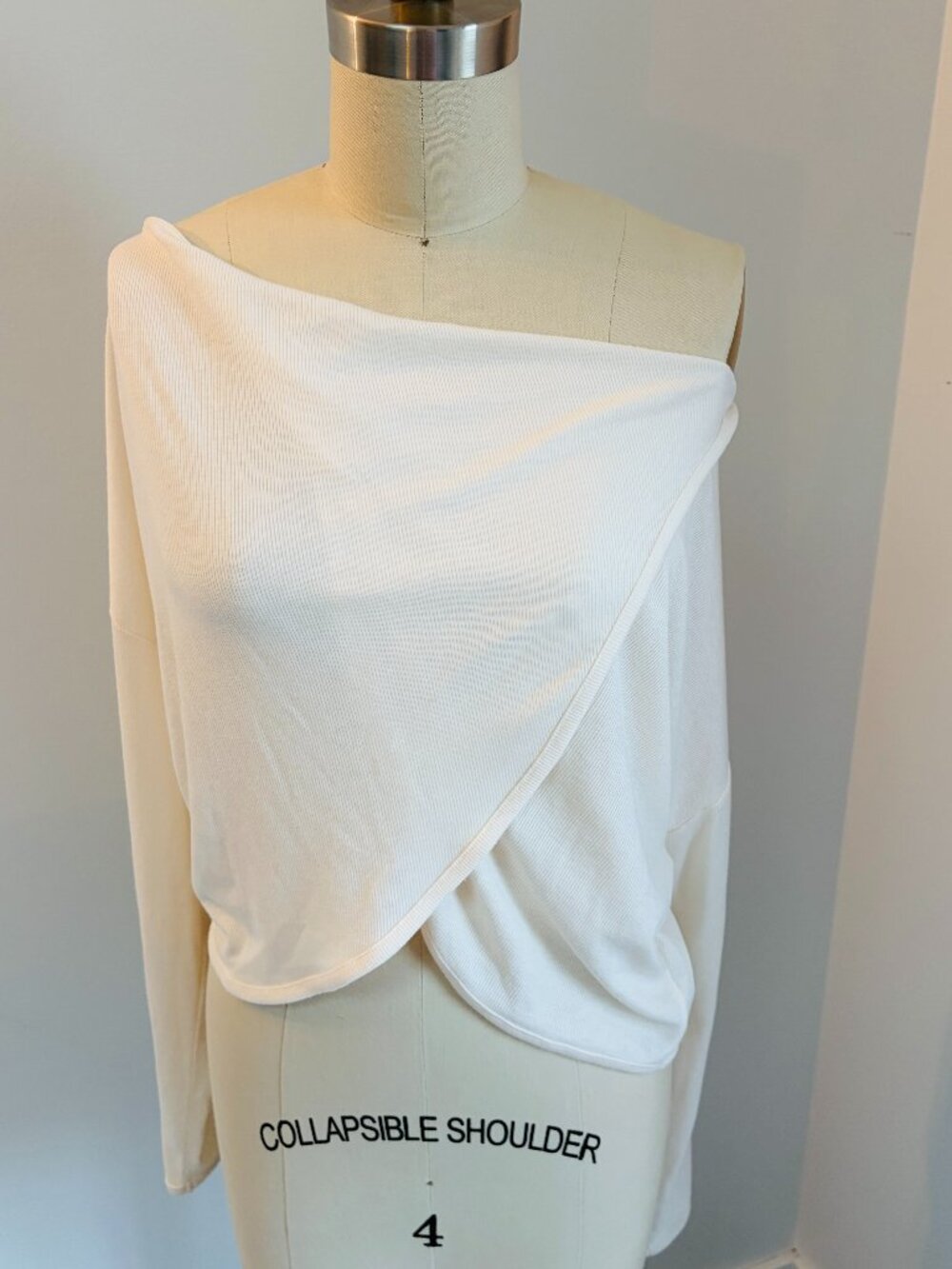 Old Navy Ivory UltraLite Rib-Knit Twist-Front Performance Top- Large Petite